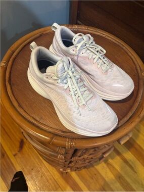 Rare color cosmic pink size 10B